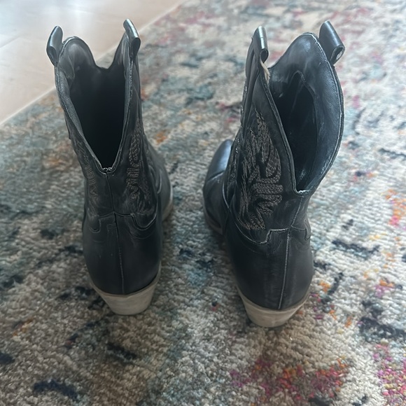 Southern Cowboy Boots - Picture 2 of 4